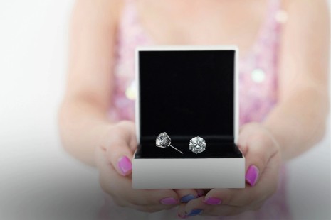 Perché regalare a tua figlia il suo primo diamante?